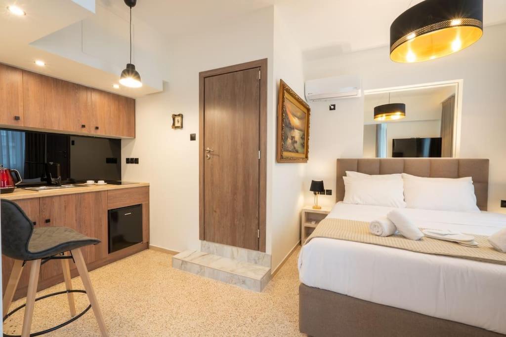 Dema Luxury Suites - Perikleous E6 Athens Exterior photo